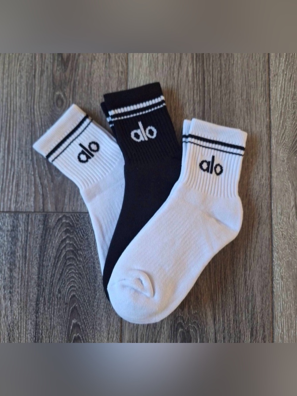 Alo Throwback socks 3 pairs brand new